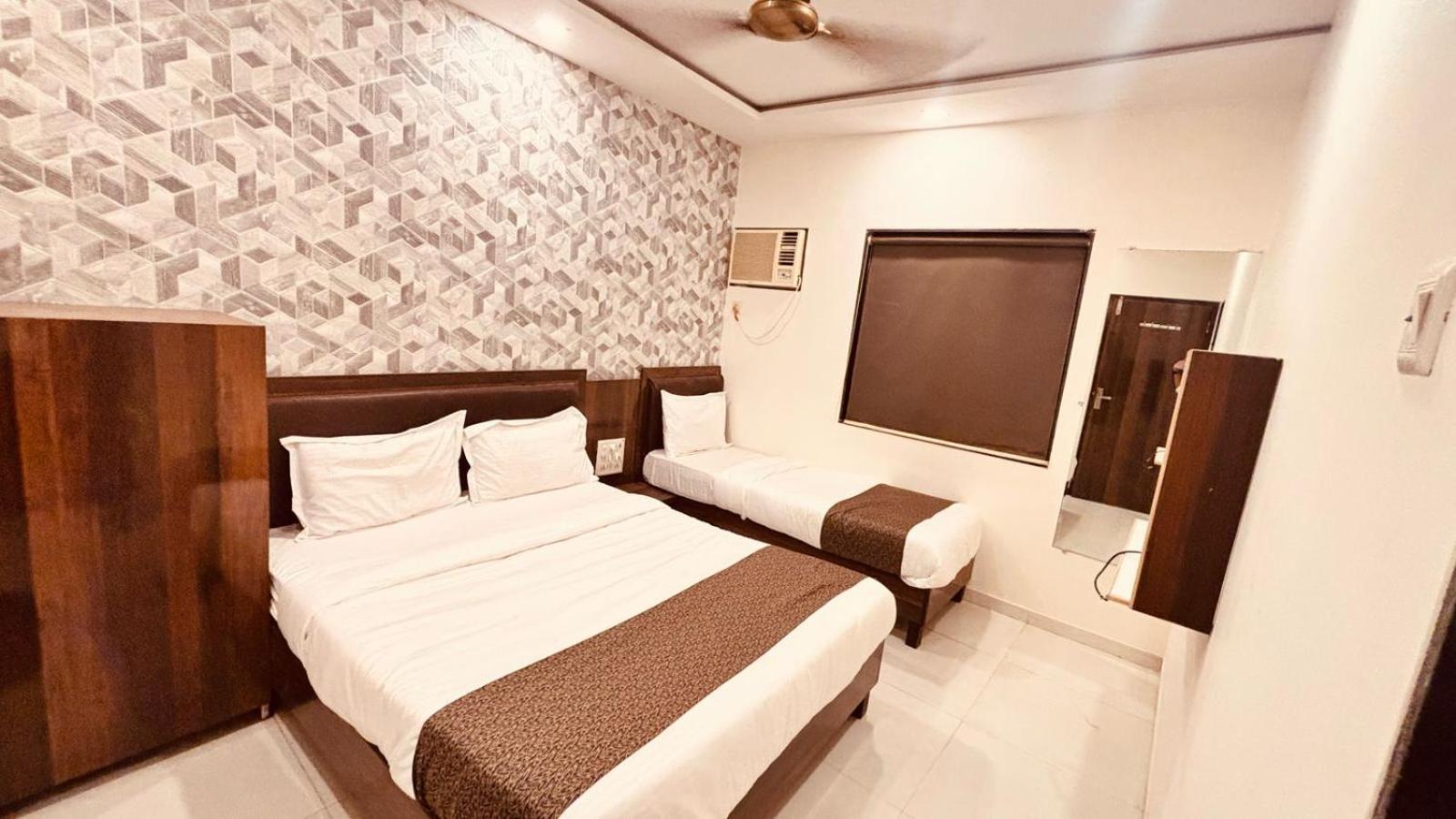 Hotel Garden Palace, Mumbai
